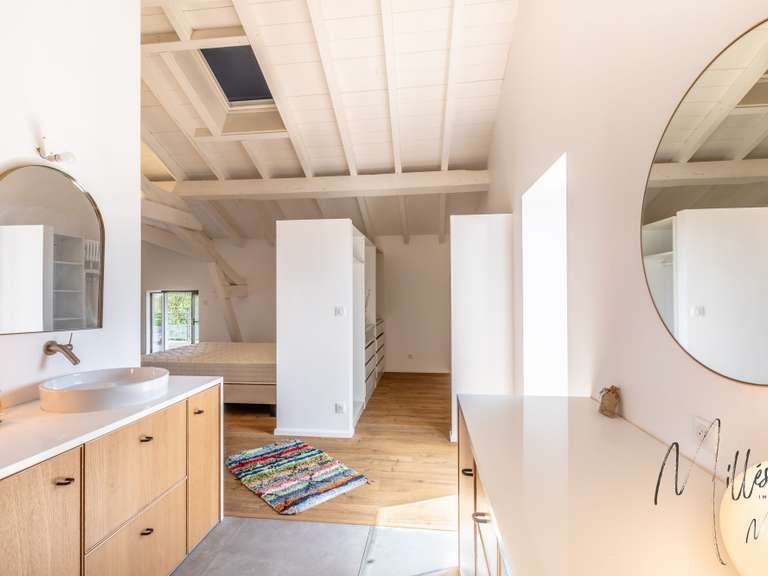 Maison Bassussarry - 4 chambres - 242m²