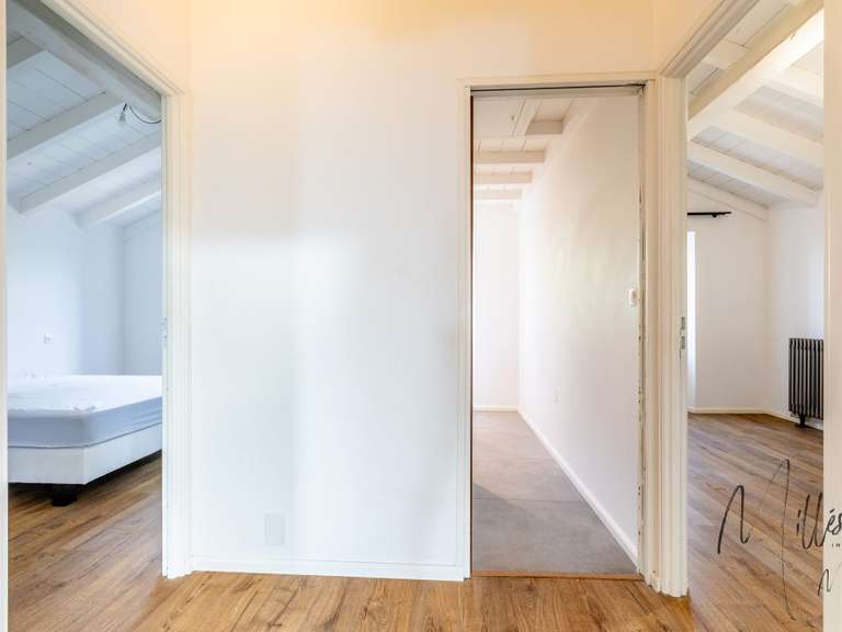 Maison Bassussarry - 4 chambres - 242m²