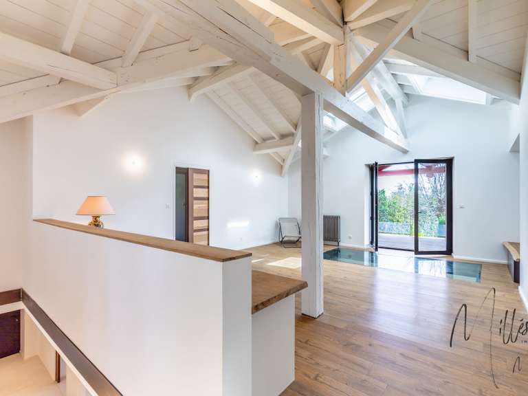 Maison Bassussarry - 4 chambres - 242m²