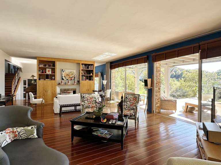 Maison Bassussarry - 4 chambres - 240m²