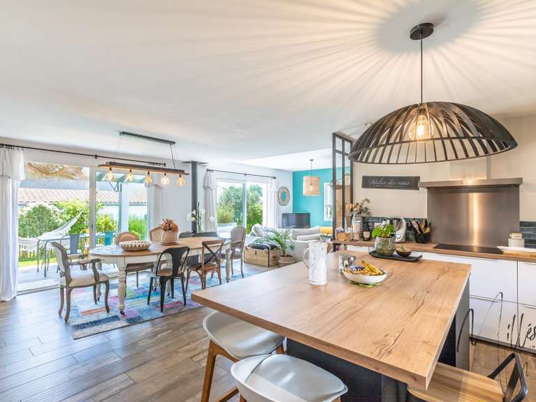Maison Bassussarry - 3 chambres - 113m²