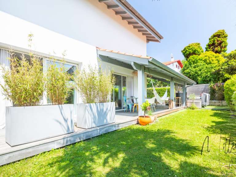 Maison Bassussarry - 3 chambres - 113m²