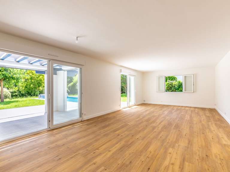 Maison Bassussarry - 4 chambres - 152m²