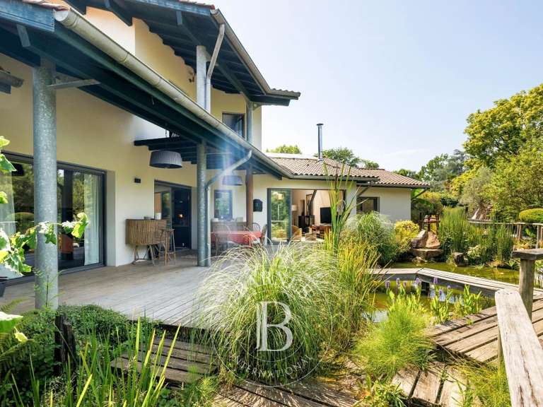 Maison Bassussarry - 244m²