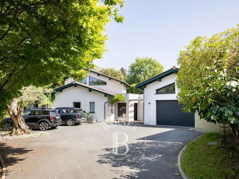 Maison Bassussarry - 244m²
