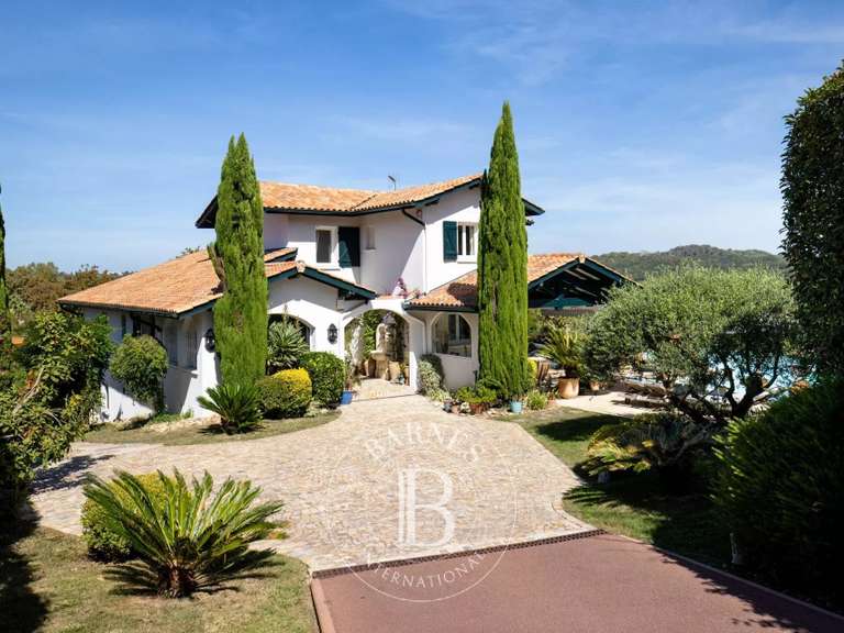 House Bassussarry - 5 bedrooms - 250m²