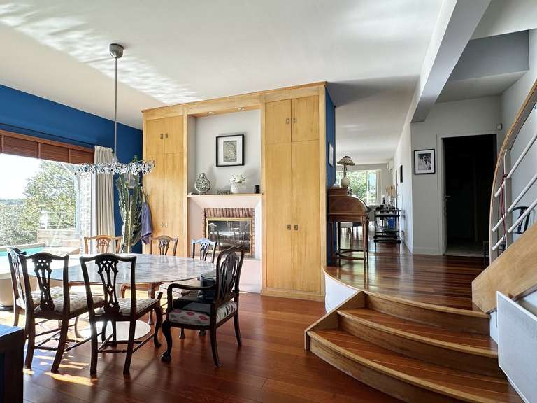 Maison Bassussarry - 4 chambres - 240m²