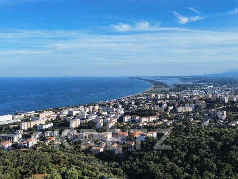 Maison Bastia - 4 chambres - 310m²