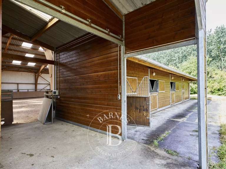 Propriété Baugé-en-Anjou - 7 chambres - 570m²