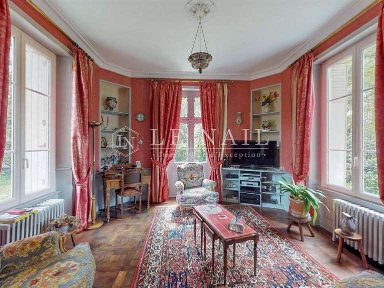 Castle Bayeux - 10 bedrooms - 466m²