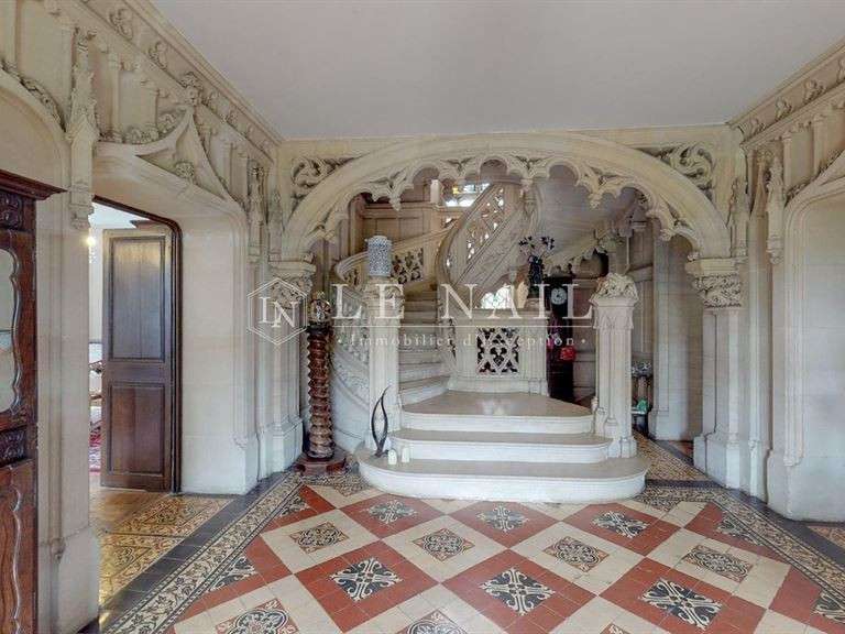 Castle Bayeux - 10 bedrooms - 466m²