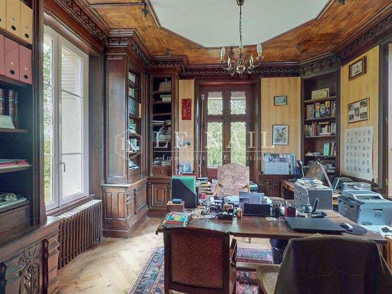 Castle Bayeux - 10 bedrooms - 466m²