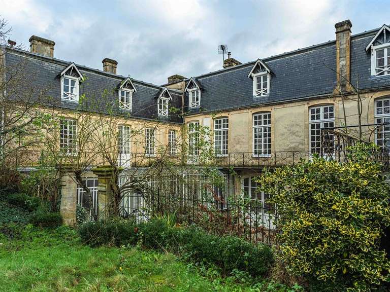 House Bayeux - 10 bedrooms - 416m²