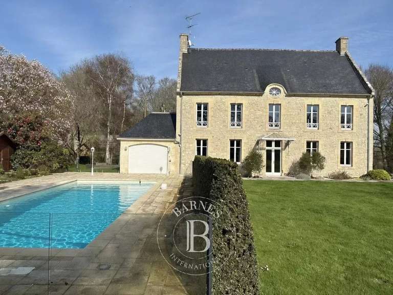Maison Bayeux - 3 chambres - 321m²