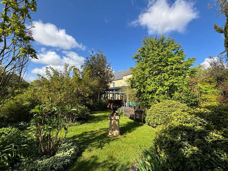 Maison Bayeux - 3 chambres - 226m²