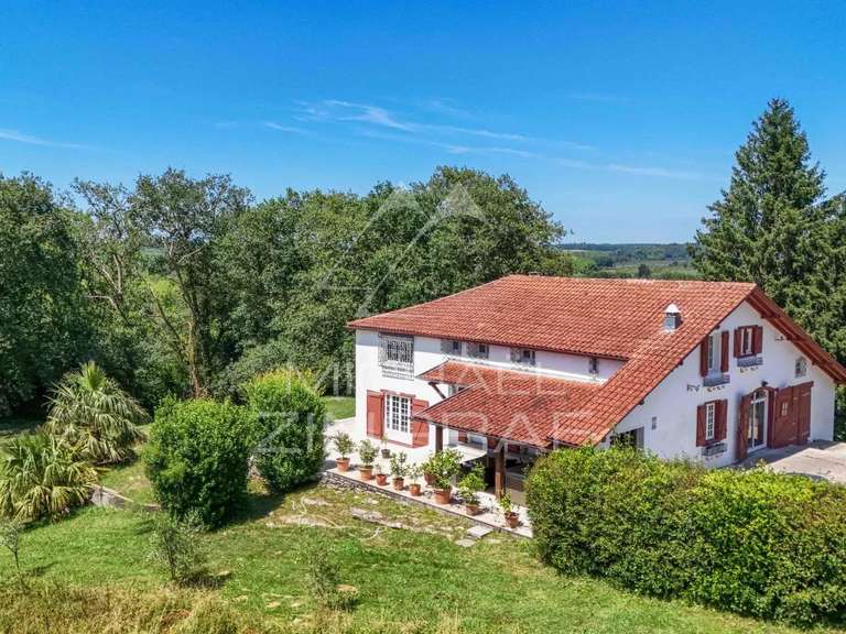 Maison Bayonne - 5 chambres - 221m²