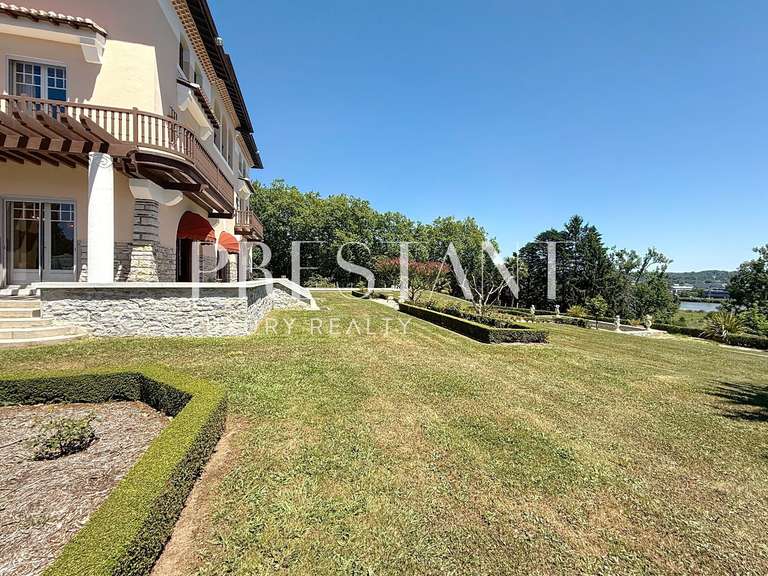House Bayonne - 8 bedrooms - 470m²