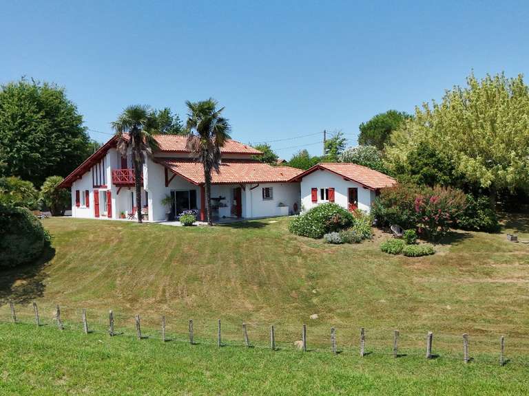 House Bayonne - 4 bedrooms - 188m²