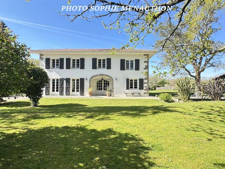 Maison Bayonne - 4 chambres - 205m²