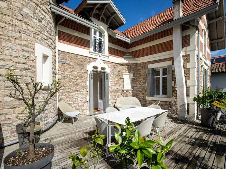 Maison Bayonne - 5 chambres - 270m²