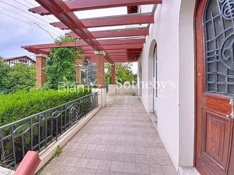 House Bayonne - 7 bedrooms - 300m²