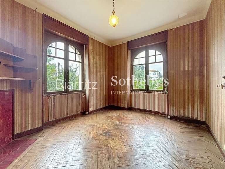 House Bayonne - 7 bedrooms - 300m²