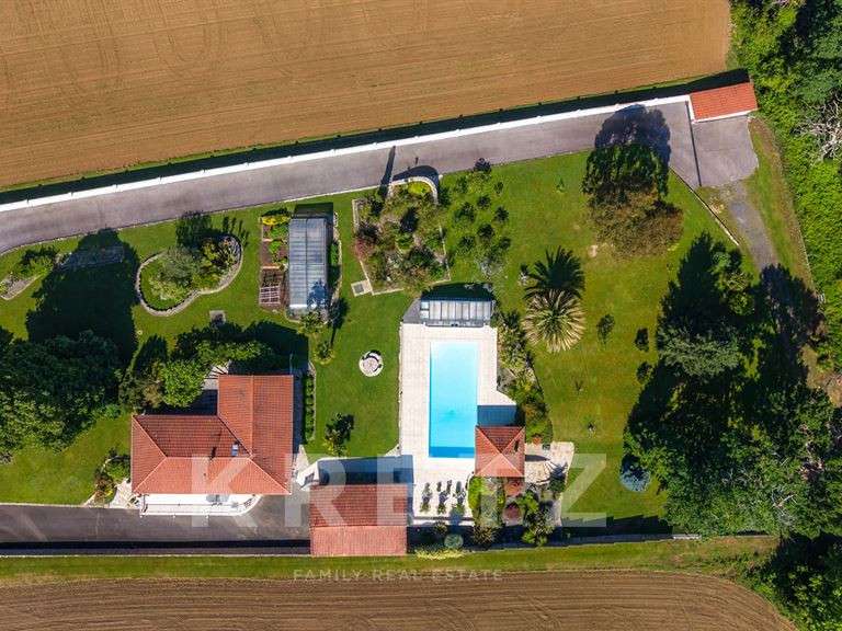 House Bayonne - 4 bedrooms - 237m²