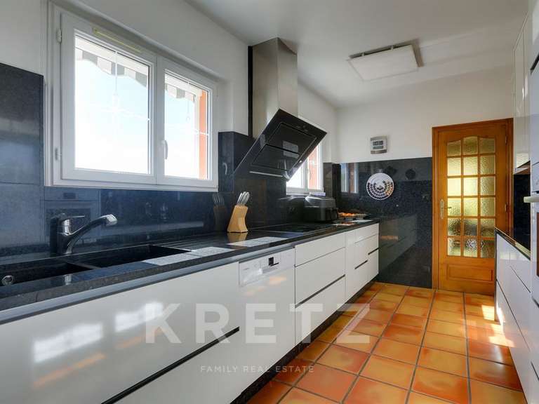 House Bayonne - 4 bedrooms - 237m²