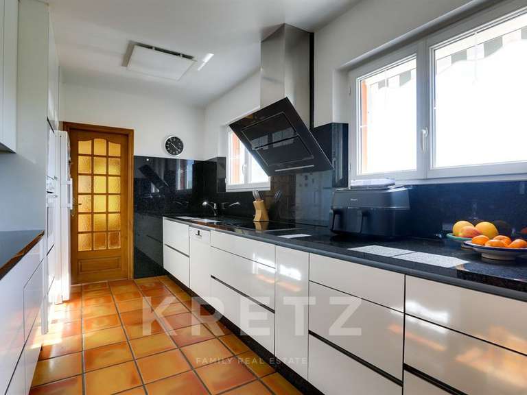 House Bayonne - 4 bedrooms - 237m²