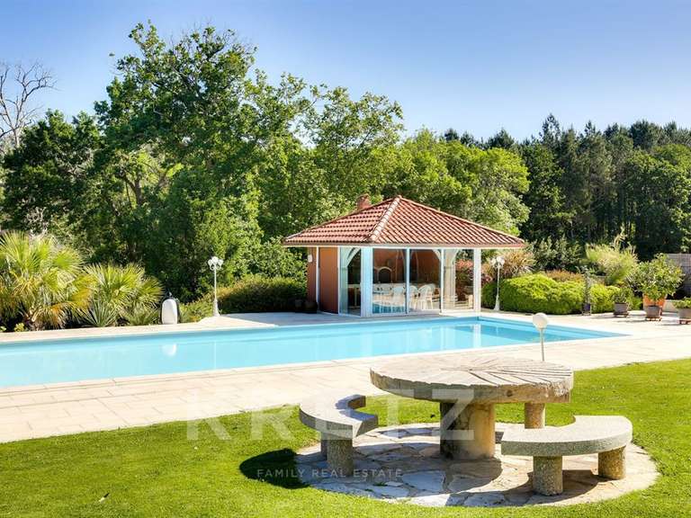 House Bayonne - 4 bedrooms - 237m²