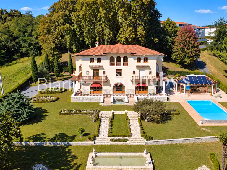 Maison Bayonne - 7 chambres - 560m²