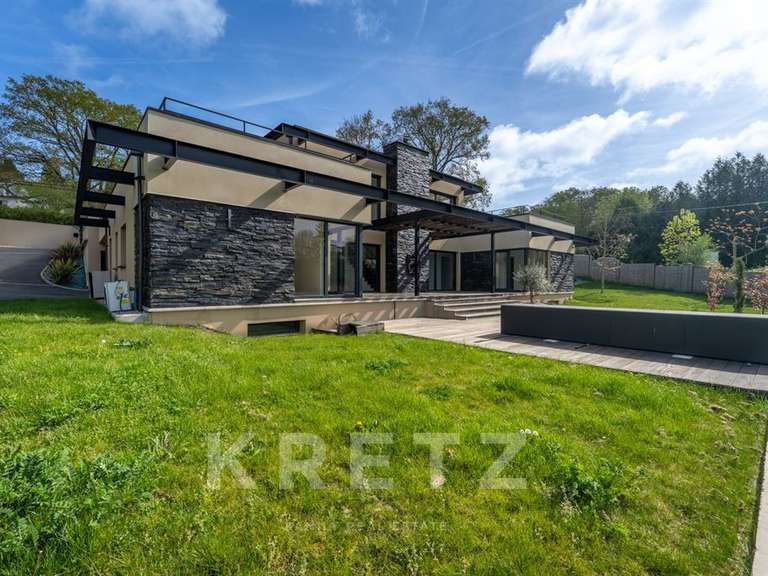 Maison Bazemont - 5 chambres - 310m²