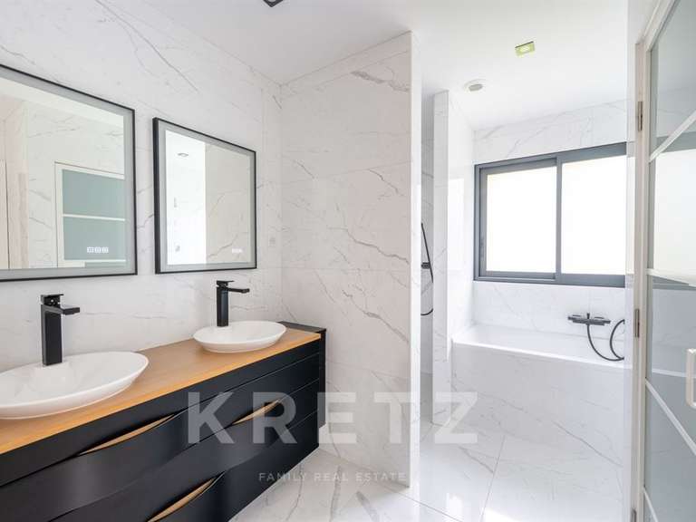 Maison Bazemont - 5 chambres - 310m²