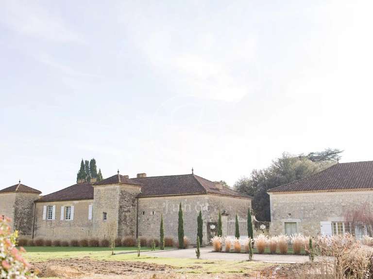 Château Bazian - 503m²