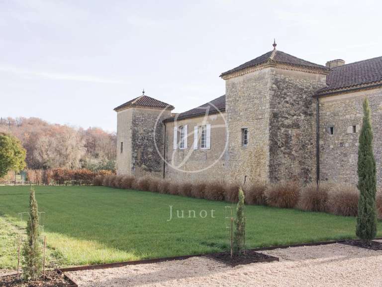 Château Bazian - 503m²