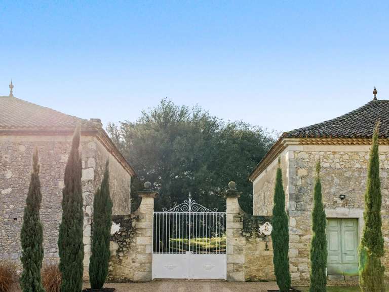 Château Bazian - 503m²