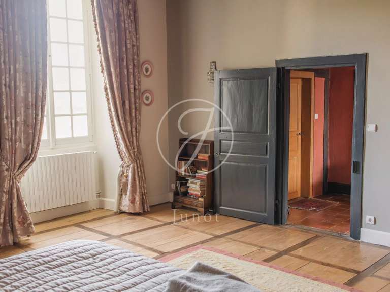 Château Bazian - 503m²