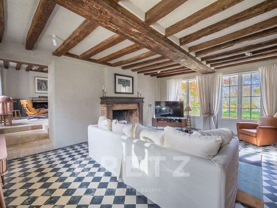 House Bazoches-sur-Guyonne