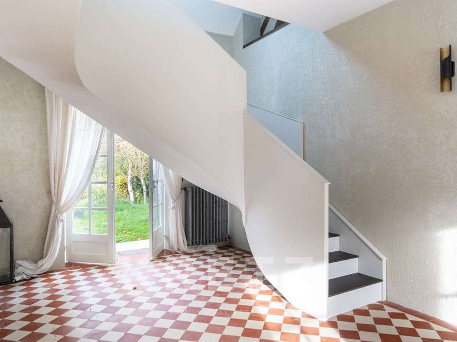 House Bazoches-sur-Guyonne