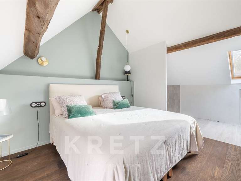 House Bazoches-sur-Guyonne - 250m²