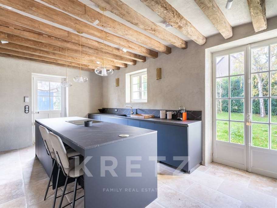 House Bazoches-sur-Guyonne