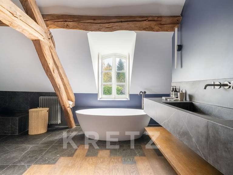 House Bazoches-sur-Guyonne - 250m²