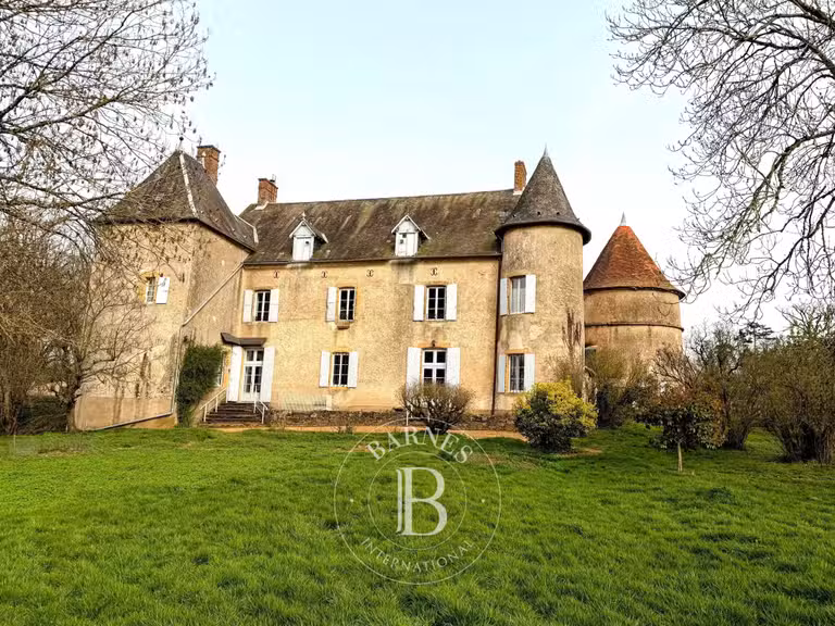 Château Bazolles - 9 chambres - 445m²