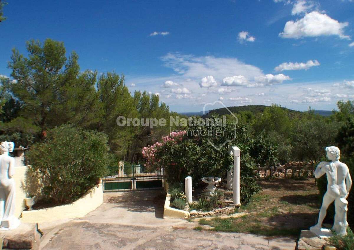 House Beaucaire