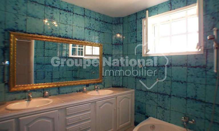 Maison Beaucaire - 7 chambres - 272m²
