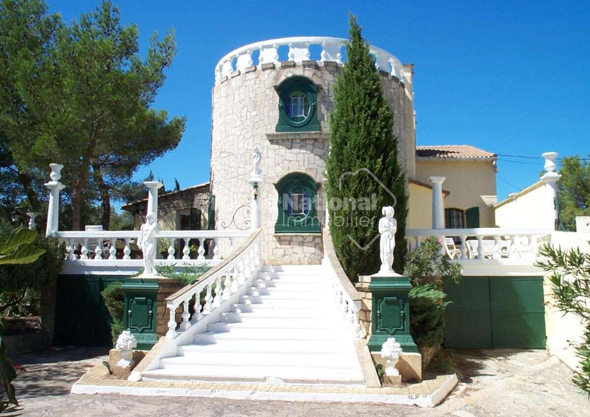 House Beaucaire