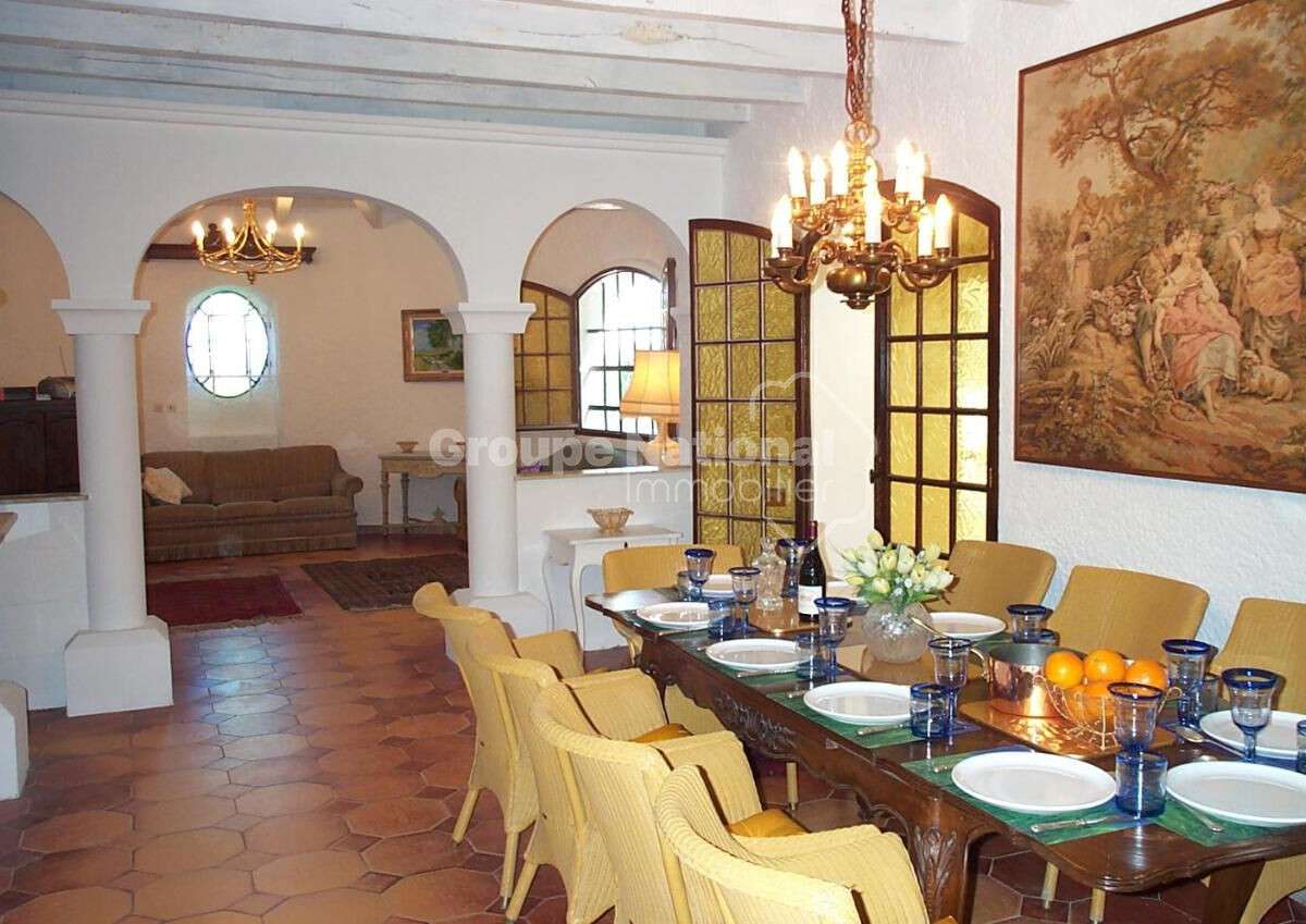 House Beaucaire
