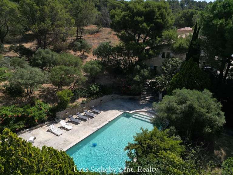 Maison Beaucaire - 3 chambres - 340m²