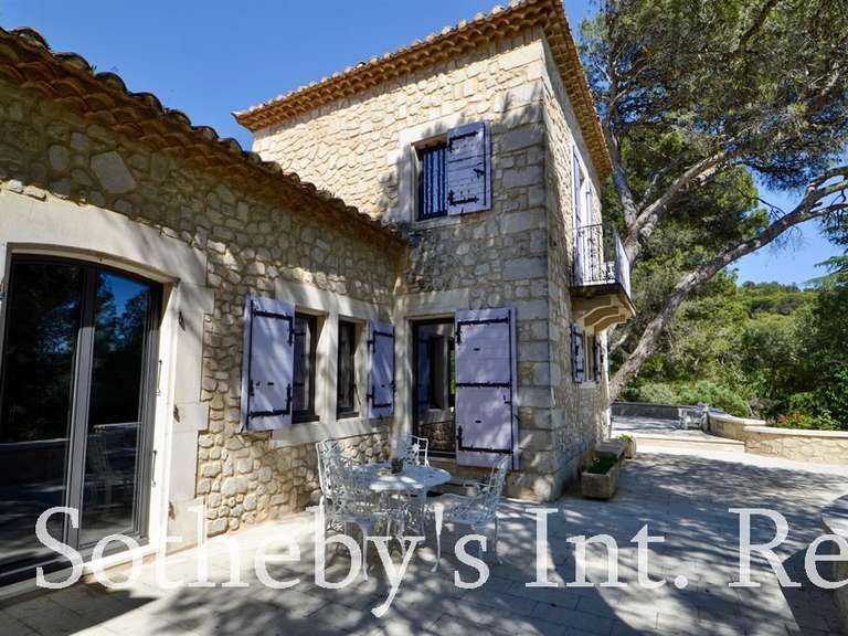 Maison Beaucaire - 3 chambres - 340m²