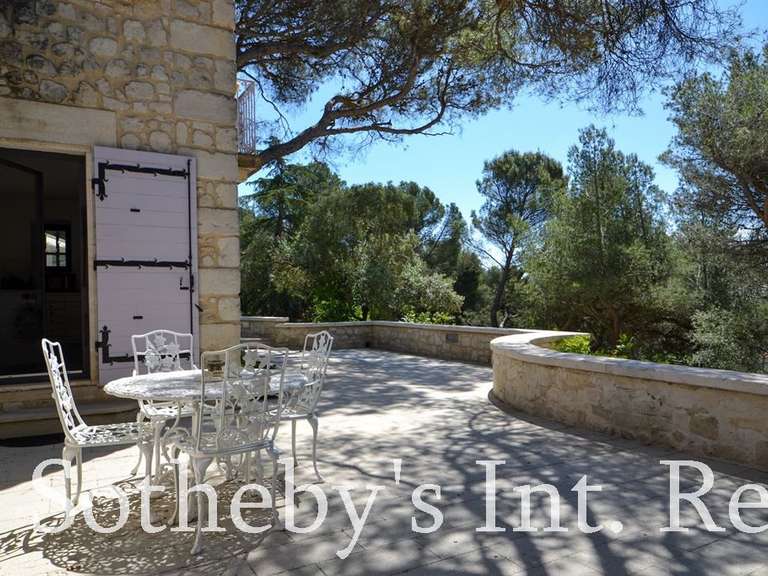 Maison Beaucaire - 3 chambres - 340m²